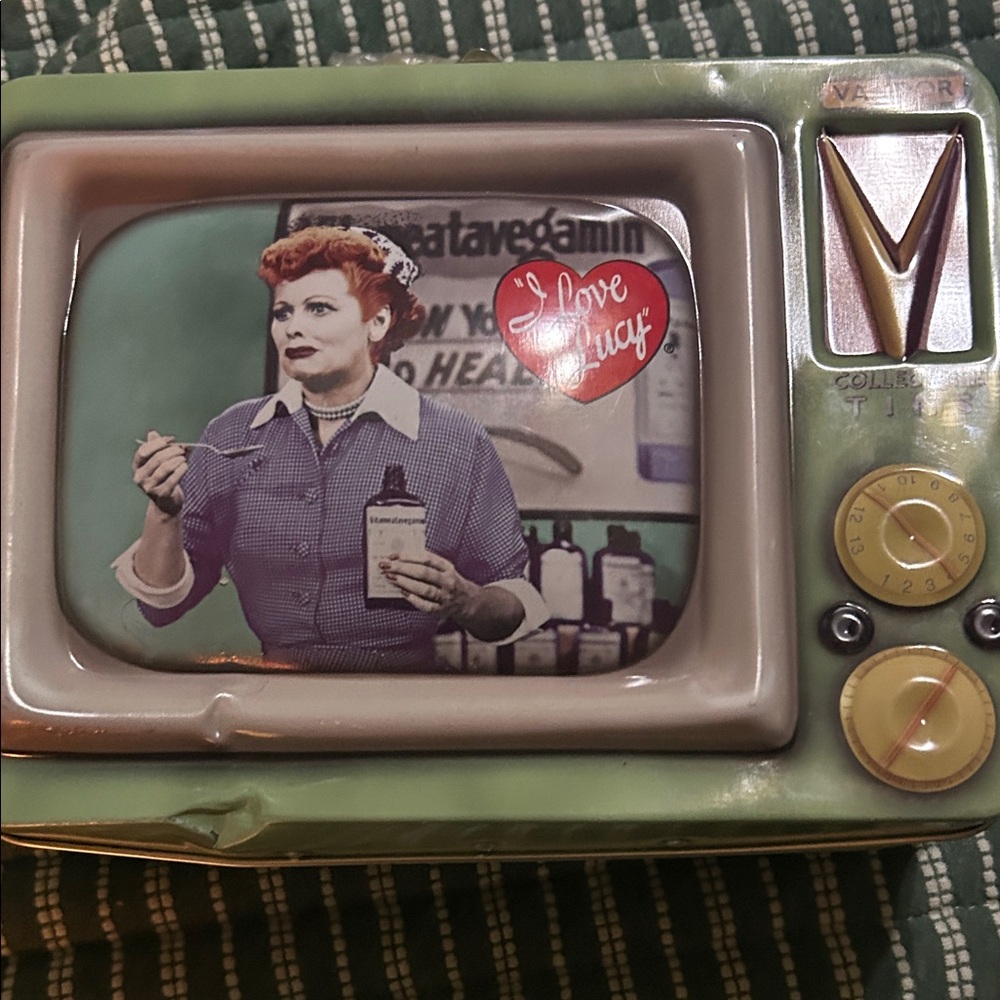 Vintage I love Lucy tin tote collectible